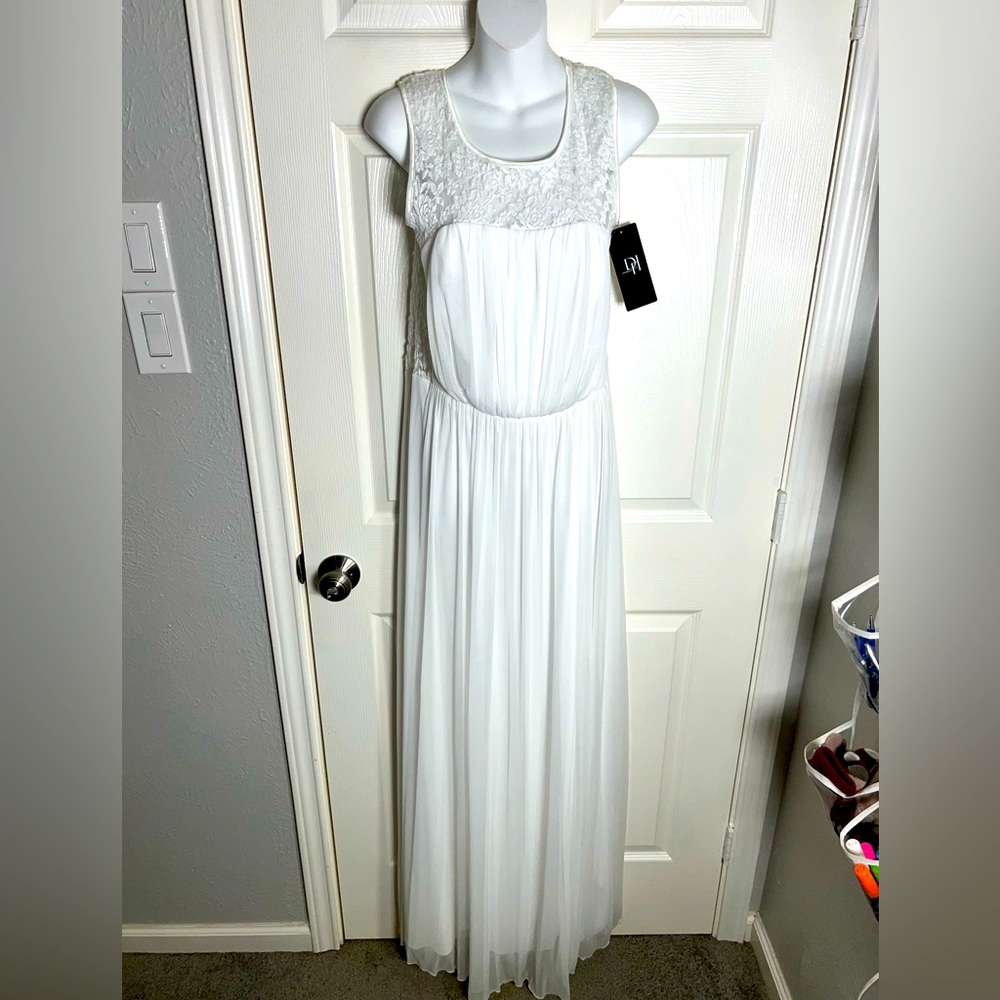 White lace sleeveless full length formal gown